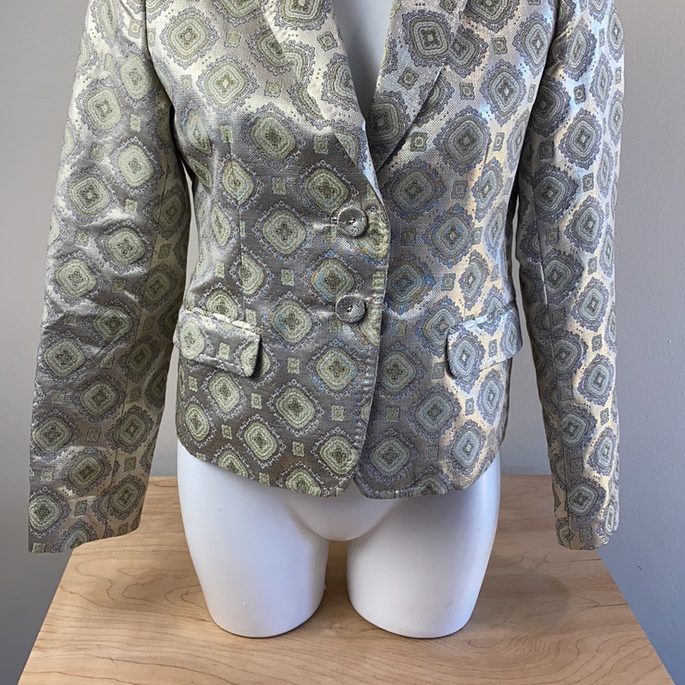 Women’s Patterned Jacquard Blazer - Green Metallic - Picture 3 of 16